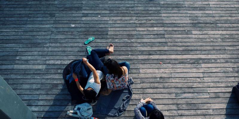 告别卧室杂乱！双利家居多功能储物床，小户型收纳的“空间魔术师”