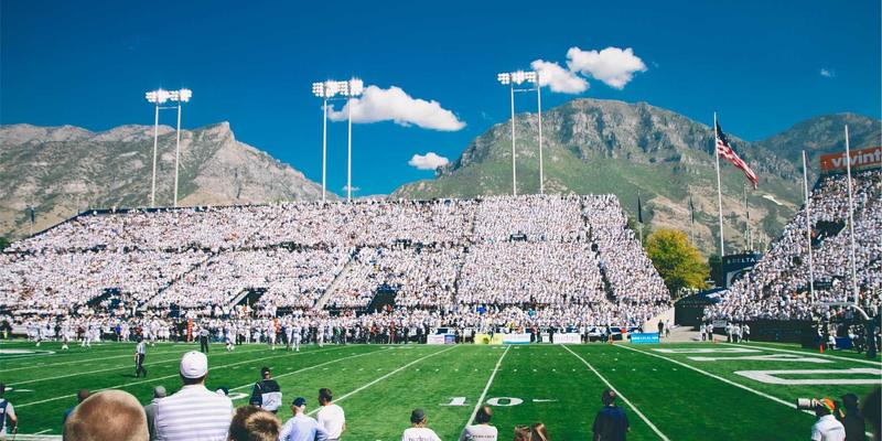 告别衣物堆积!双利家居定制衣柜:科学分区与北欧美学的收纳革命