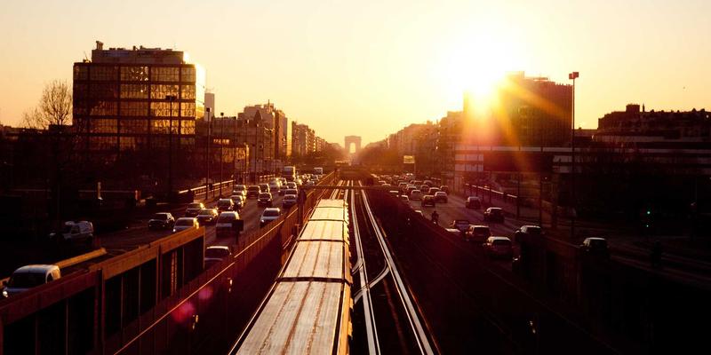 小空间大智慧:双利家居伸缩餐桌如何用收纳与简约美学重塑生活